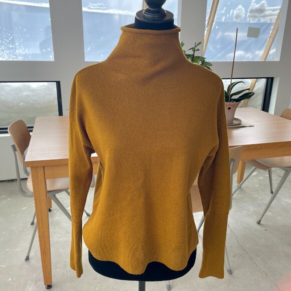 Aritzia Sweaters - Aritzia Wilfred Cyprie Sweater Size Large